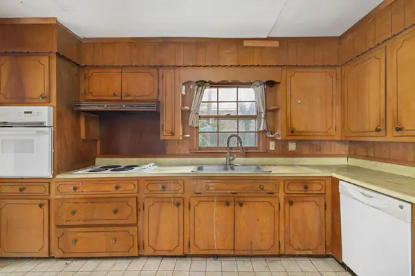 4502 Center Dr, Florence, AL 35630