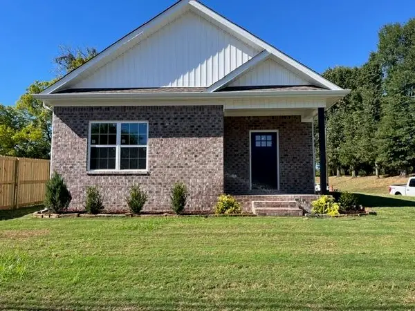 702 W College St, Florence, AL 35630