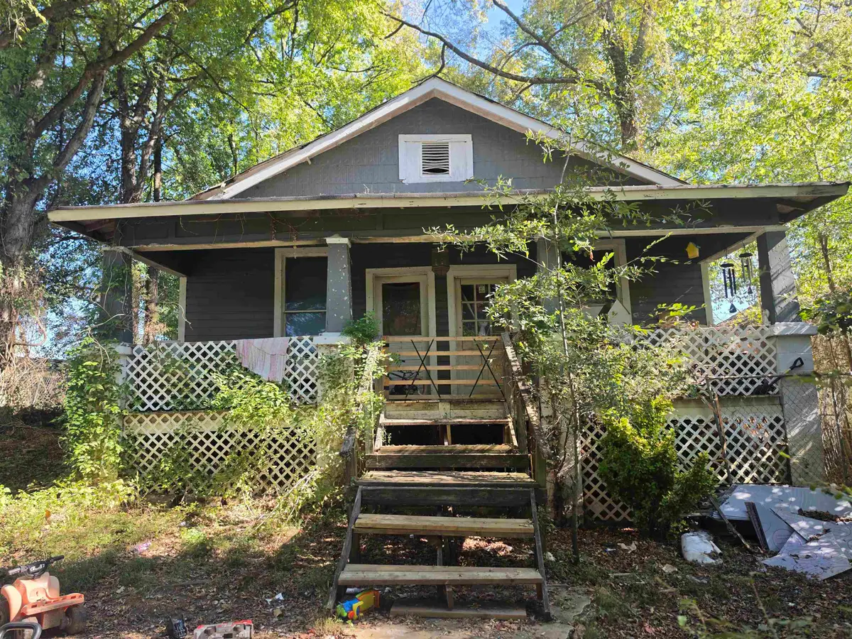 210 Georgia Ave, Florence, AL 35630 - #1