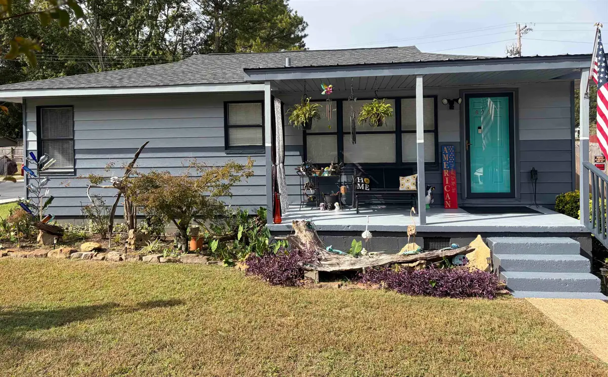 609 N Washington St, Tuscumbia, AL 35674 - #1