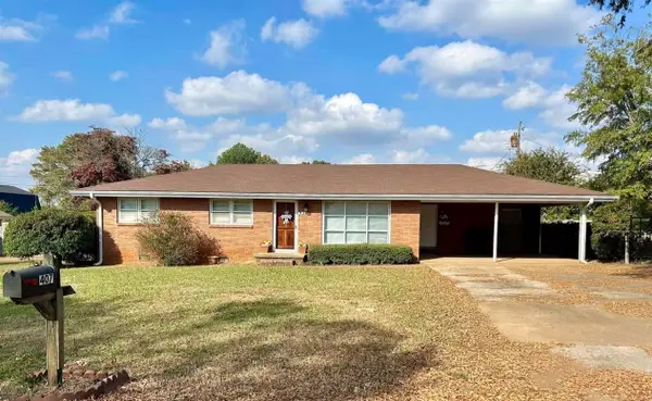 407 Grove Ave, Muscle Shoals, AL 35661