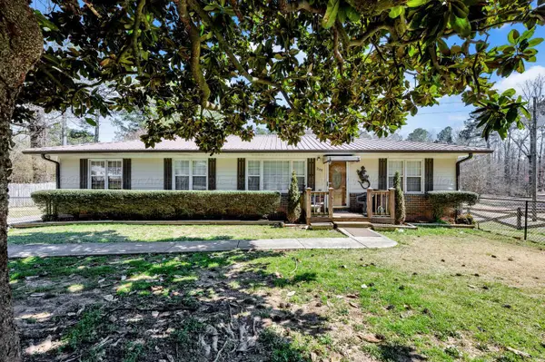 2555 Shady Grove Rd, Adamsville, AL 35005