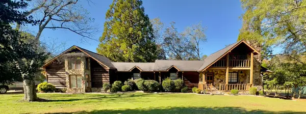 681 Country Club Rd, Jasper, AL 35503