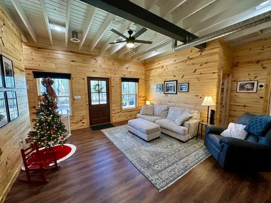 321 Yellow Jacket Rd, Carbon Hill, AL 35549 - Image #2