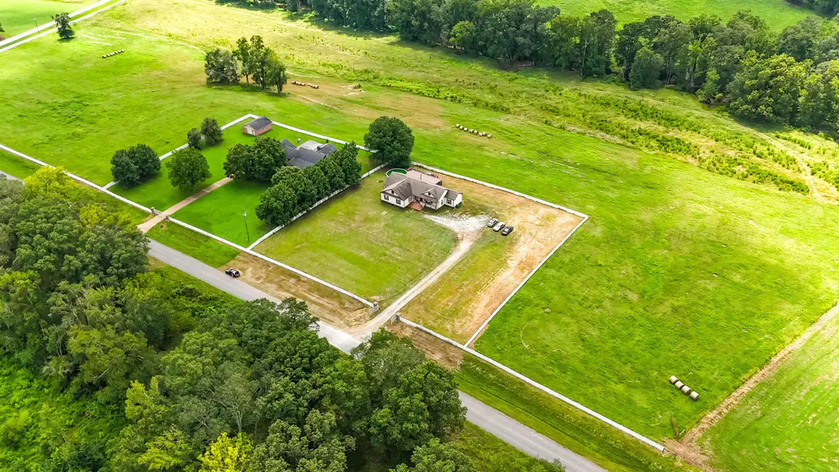 1241 Co Rd 37, Fayette, AL 35555 - Image #1