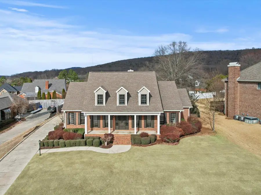 1305 SE Carriage Ln, Huntsville, AL 35802 - Image #3