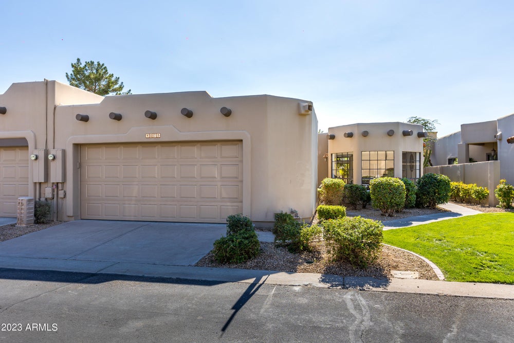 4075 E Round Hill Drive, Phoenix, AZ 85028 ERA