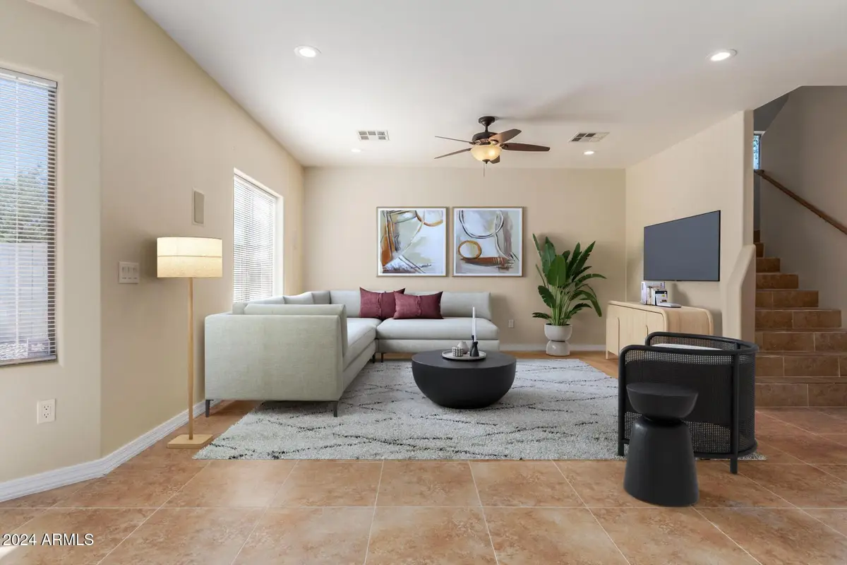 1105 E Wong Way, Phoenix, AZ 85040 - Image #1