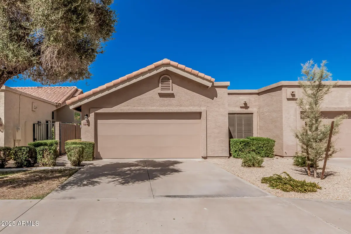 2348 W Comstock Drive, Chandler, AZ 85224 - #1