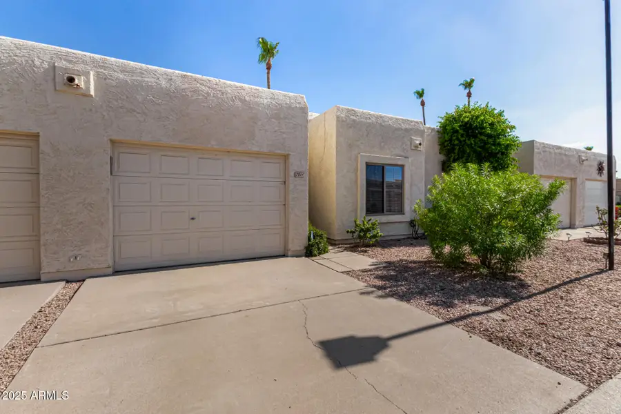 7811 E Park View Drive, Mesa, AZ 85208 - Image #2