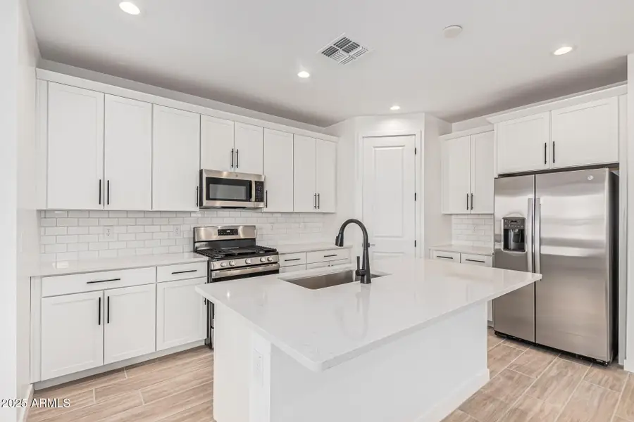 8643 S 169th Drive, Goodyear, AZ 85338 - Image #3