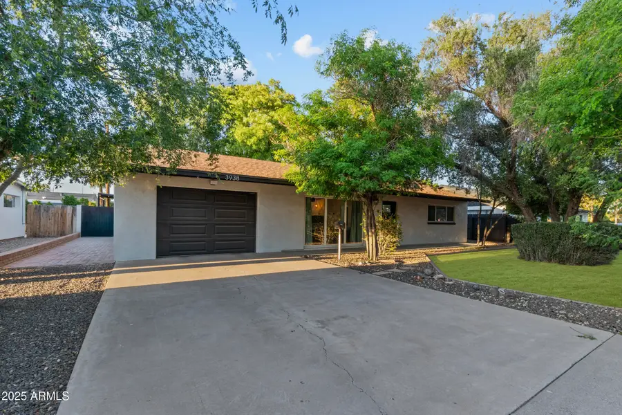 3938 E Cheery Lynn Road, Phoenix, AZ 85018 - Image #2