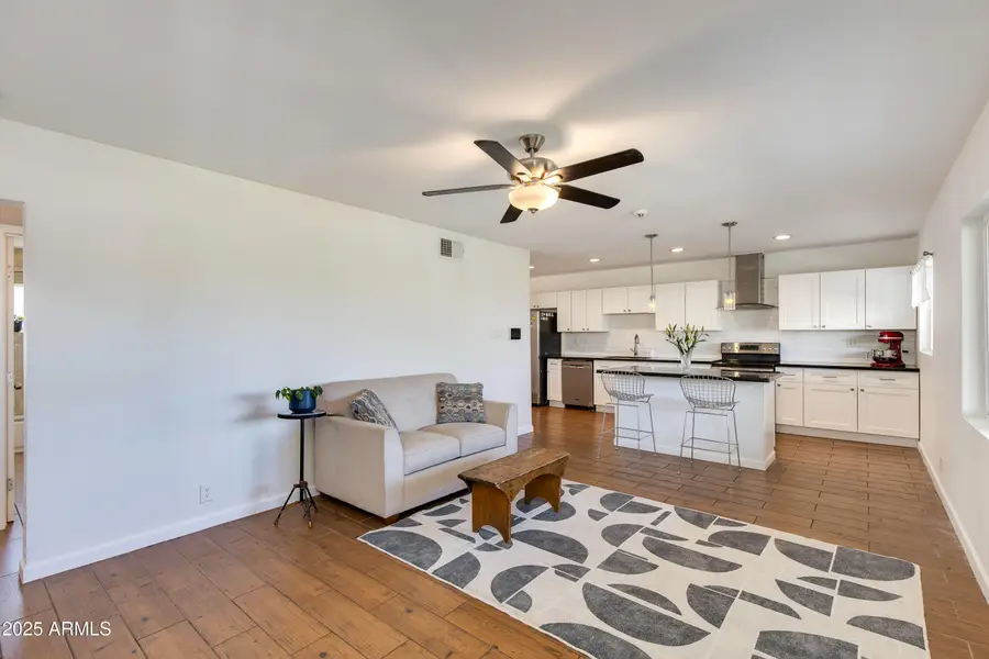 3313 N 43rd Place, Phoenix, AZ 85018 - Image #2