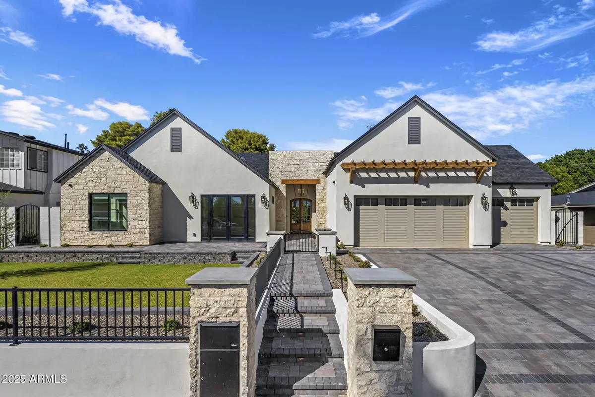 2108 E Solano Drive, Phoenix, AZ 85016 - Image #1