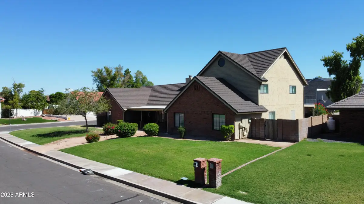 2241 N Hunt Circle, Mesa, AZ 85203 - Image #1