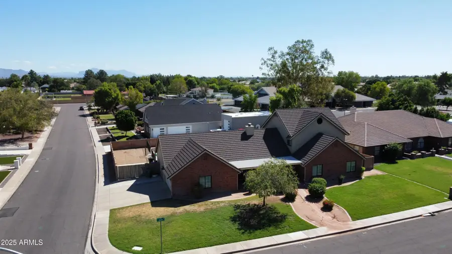 2241 N Hunt Circle, Mesa, AZ 85203 - Image #2