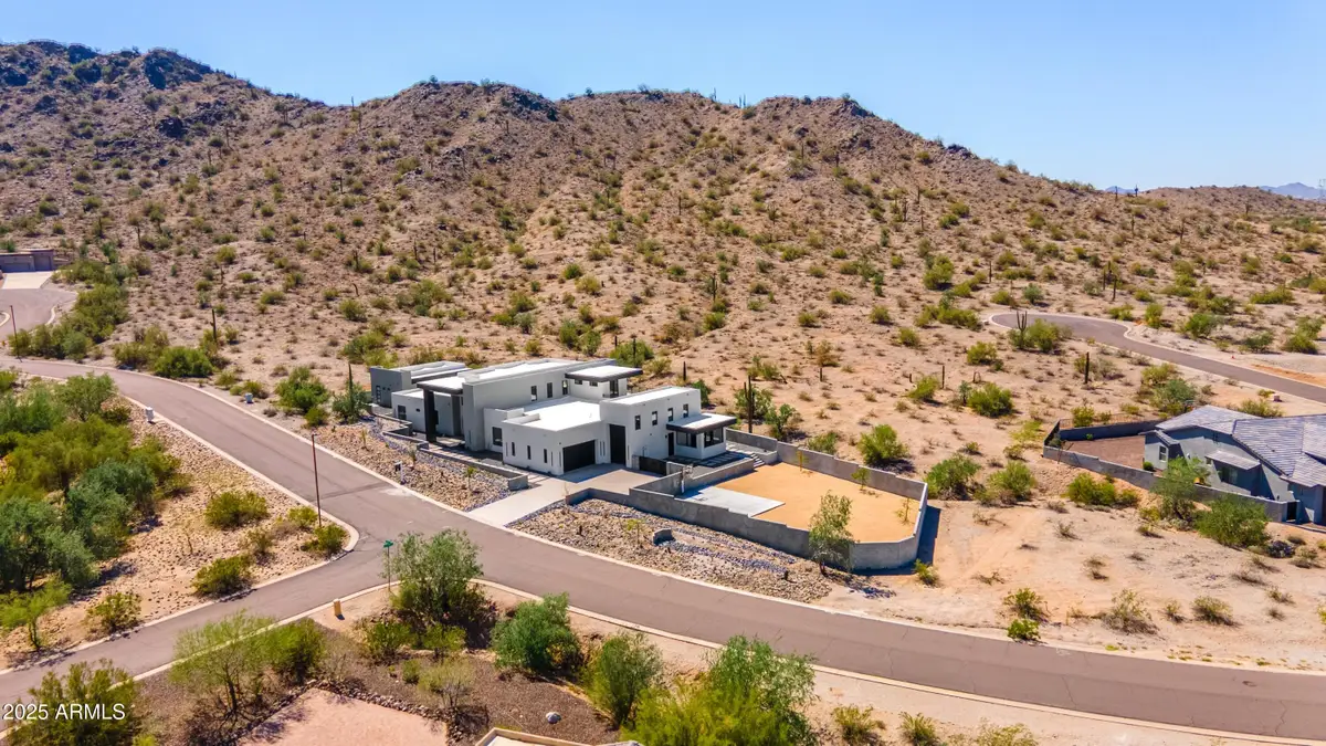 9520 S Krista Drive W, Goodyear, AZ 85338 - Image #1