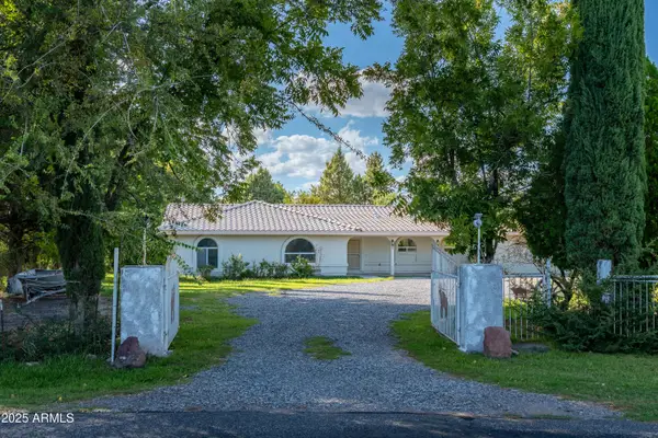 10885 E Pear Tree Drive, Cornville, AZ 86325