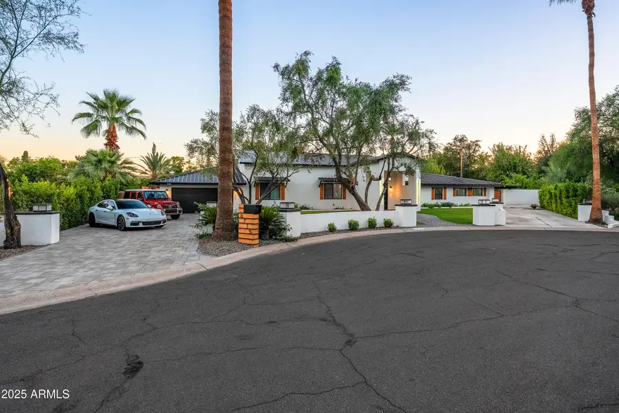 6715 E Montecito Avenue, Scottsdale, AZ 85251 - Image #2