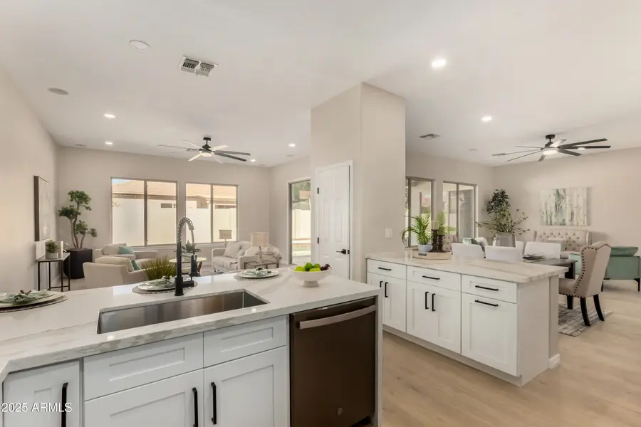 776 W Carob Way, Chandler, AZ 85248 - Image #3