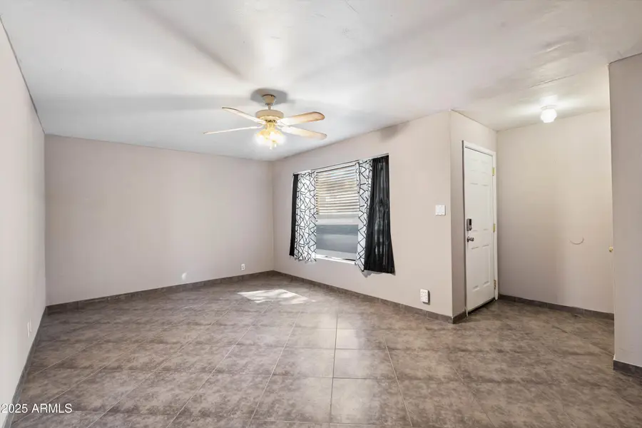 304 E Echo Lane, Phoenix, AZ 85020 - Image #3