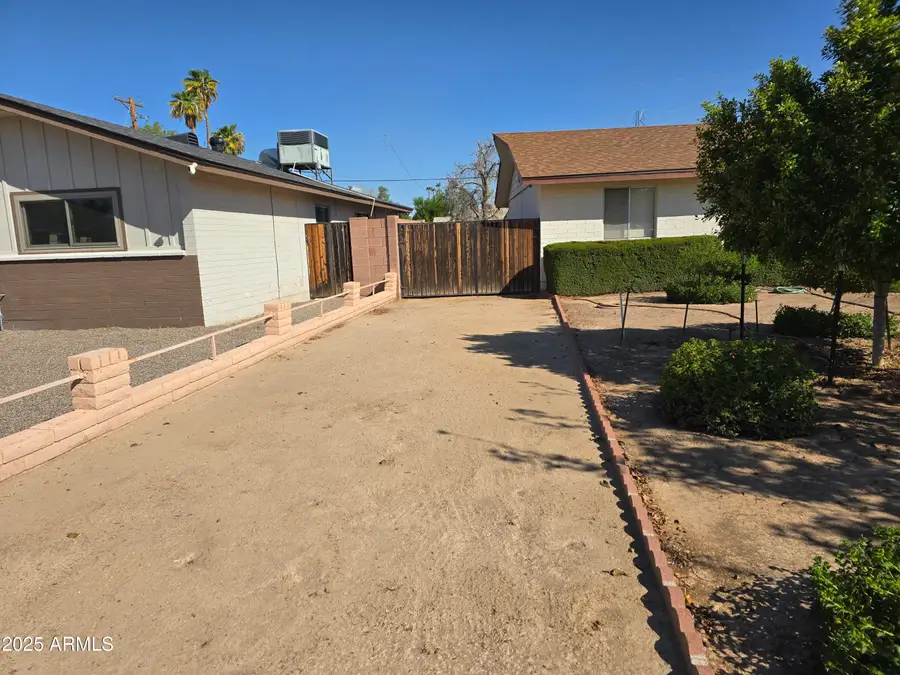 4022 W Glenn Drive, Phoenix, AZ 85051 - Image #3