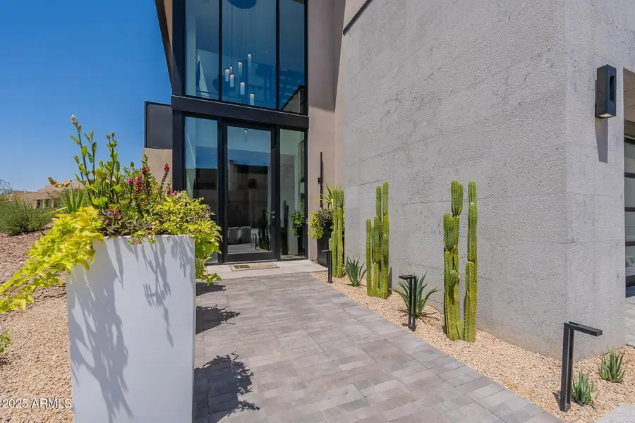 4934 N Ascent Drive, Phoenix, AZ 85251 - Image #3