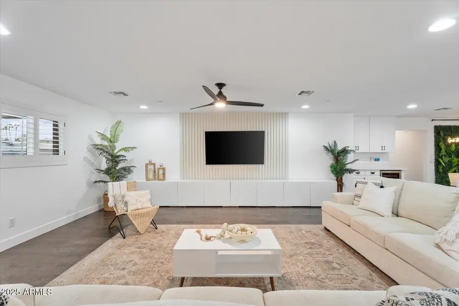 8619 E Malcomb Drive, Scottsdale, AZ 85250 - Image #3