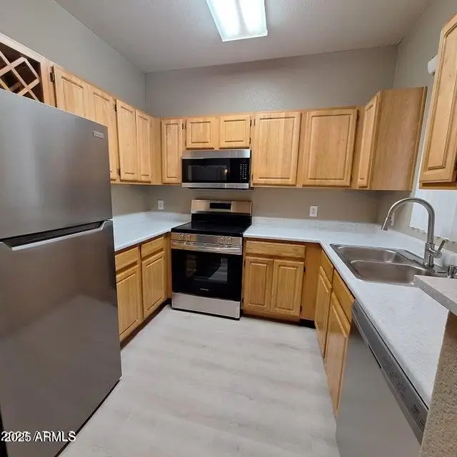 2929 W Yorkshire Drive #1040, Phoenix, AZ 85027 - Image #2