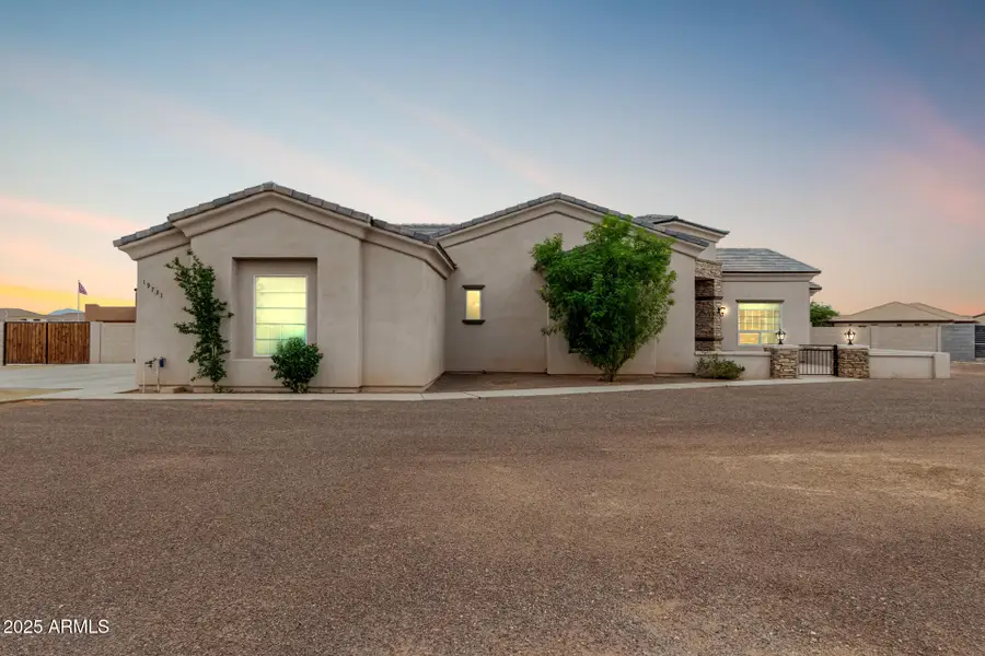 19731 W Amelia Avenue, Buckeye, AZ 85396 - Image #2