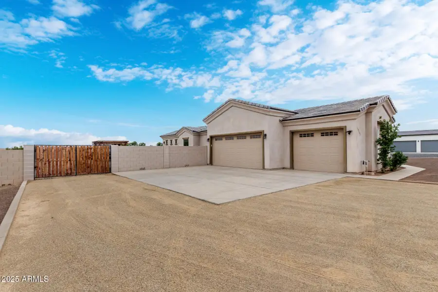 19731 W Amelia Avenue, Buckeye, AZ 85396 - Image #3
