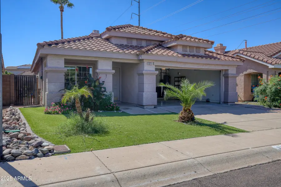 3211 E Menadota Drive, Phoenix, AZ 85050 - Image #2