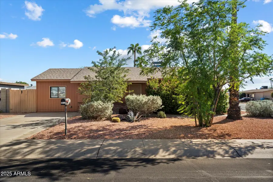 2813 W Port Royale Lane, Phoenix, AZ 85053 - Image #3
