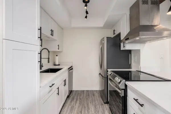 7557 N Dreamy Draw Drive #219, Phoenix, AZ 85020