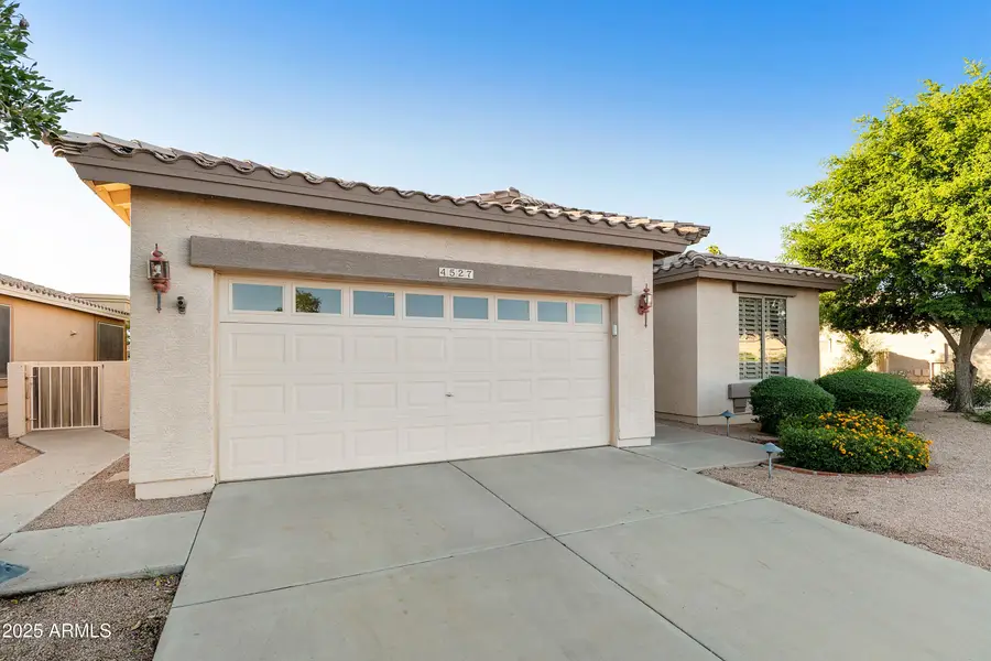 4527 E Sycamore Court, Gilbert, AZ 85298 - Image #2
