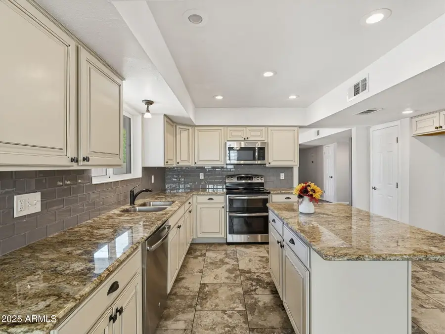 3932 E Shaw Butte Drive, Phoenix, AZ 85028 - Image #3