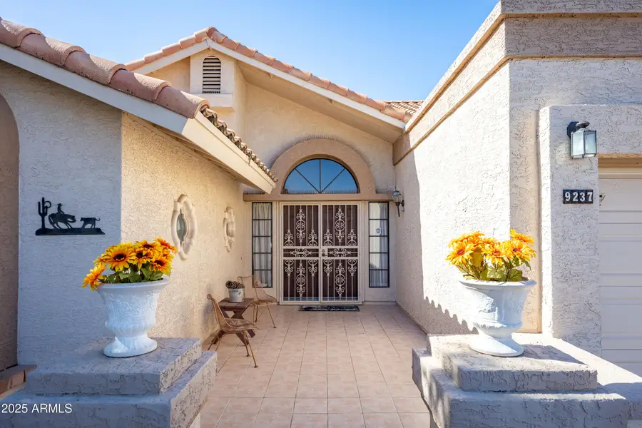 9237 W Kimberly Way, Peoria, AZ 85382 - Image #3