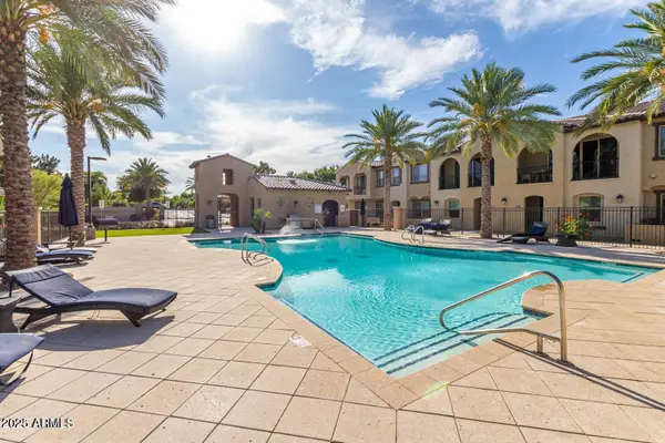 155 N Lakeview Boulevard #204, Chandler, AZ 85225