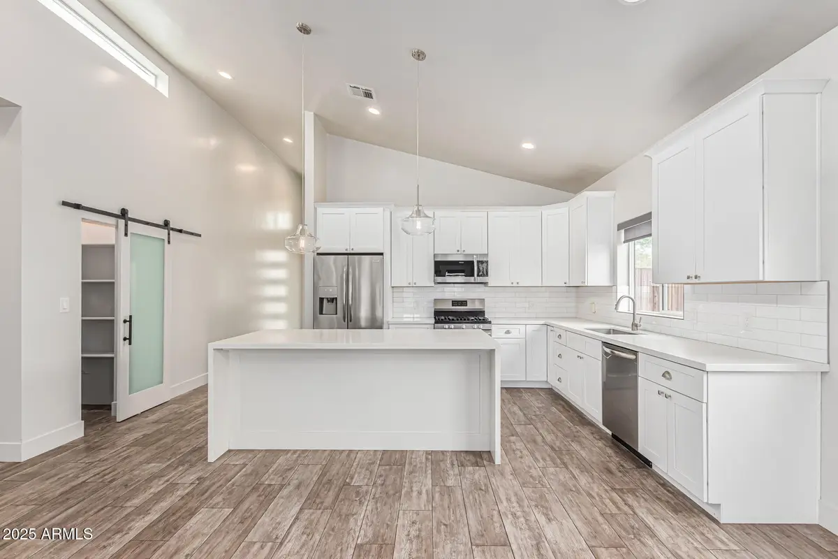 1005 E Weldon Avenue, Phoenix, AZ 85014 - Image #1