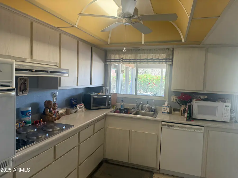 19617 N Willowcreek Circle, Sun City, AZ 85373 - Image #2