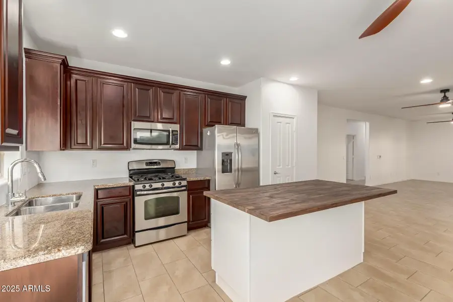 813 W Love Road, San Tan Valley, AZ 85143 - Image #2