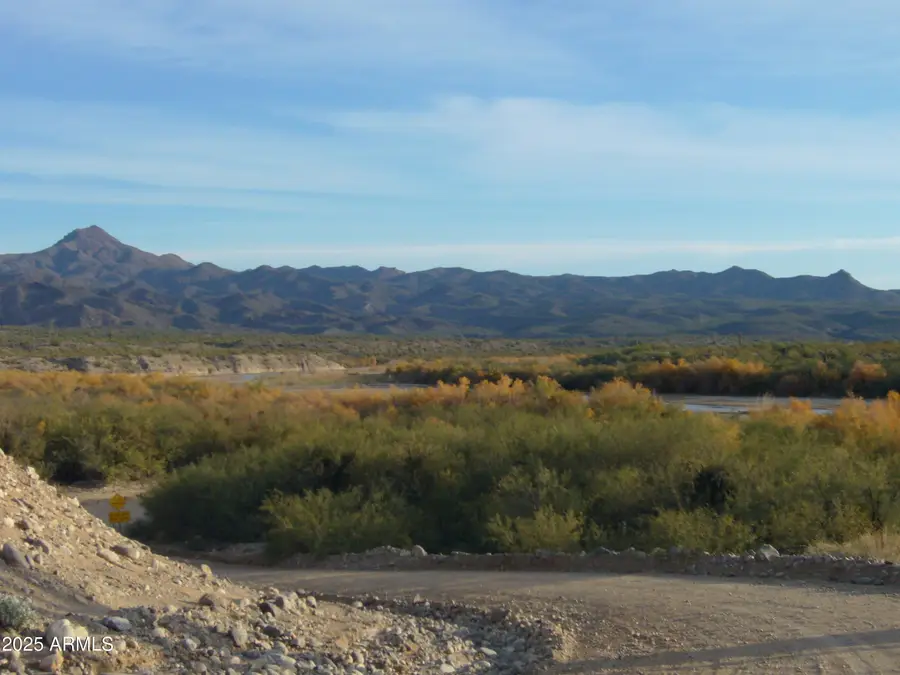 236242 S Signal Road, Wikieup, AZ 85360 - Image #2