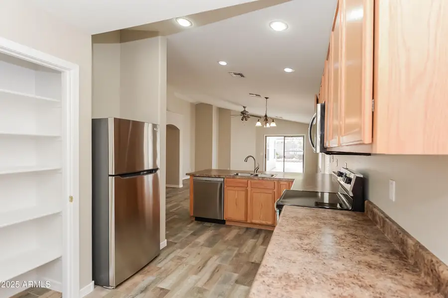 2033 W Green Tree Drive, San Tan Valley, AZ 85144 - Image #2