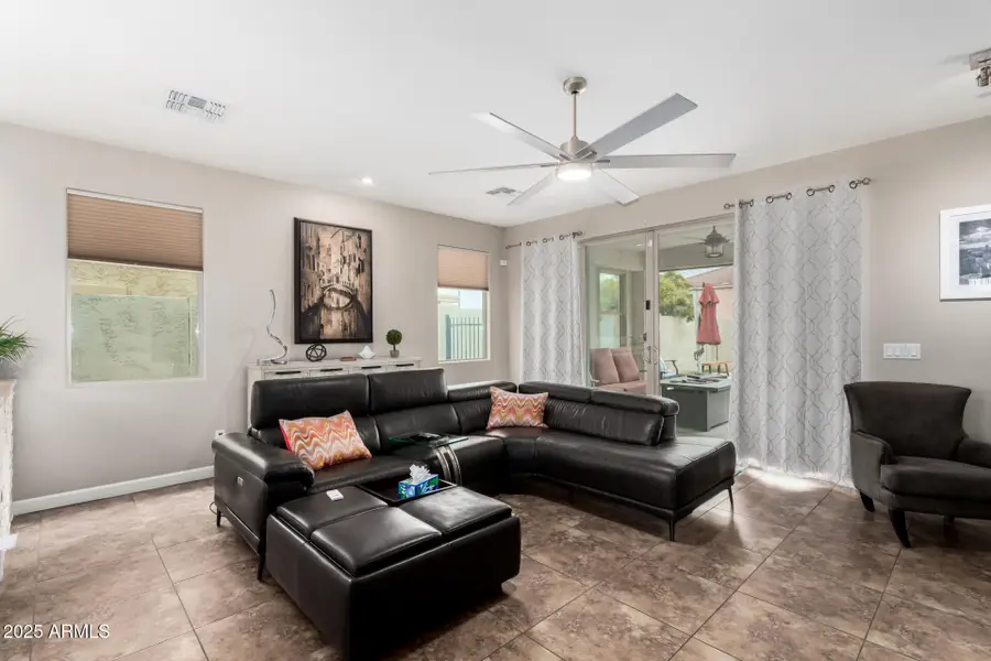 6608 W Saguaro Park Lane, Phoenix, AZ 85310 - Image #3