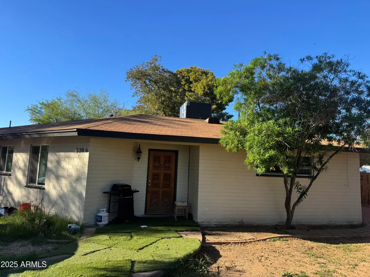 2206 W Vista Avenue, Phoenix, AZ 85021 - Image #1