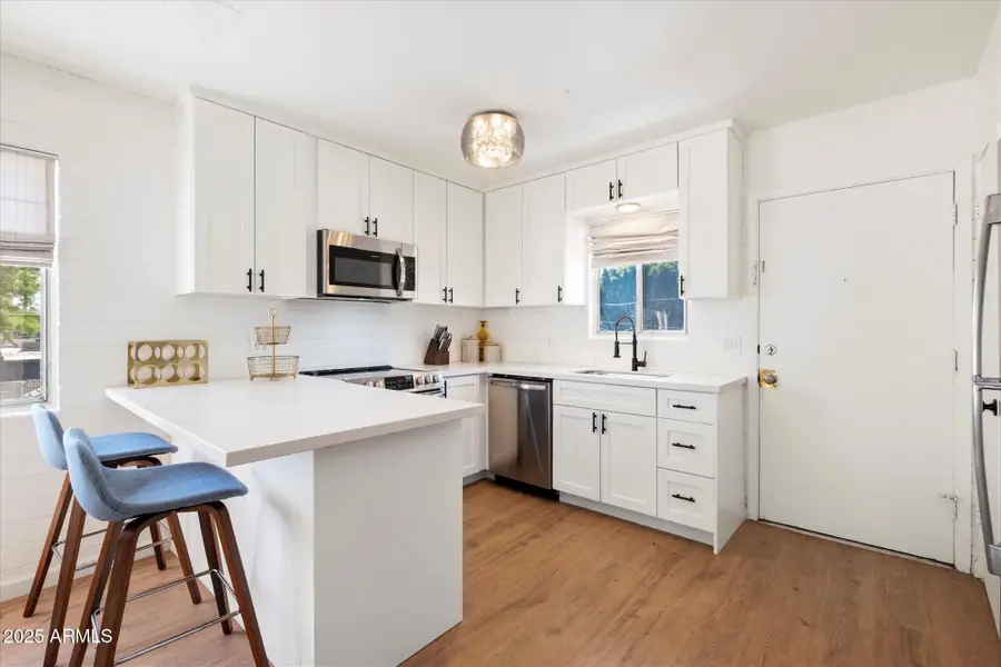 3737 E Turney Avenue #206, Phoenix, AZ 85018 - Image #2