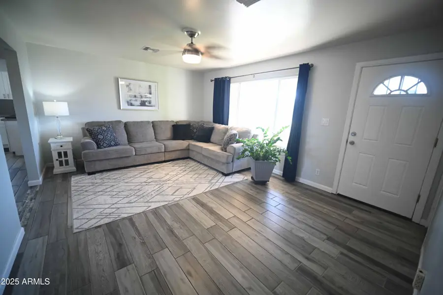 692 E Tyson Street, Chandler, AZ 85225 - Image #2