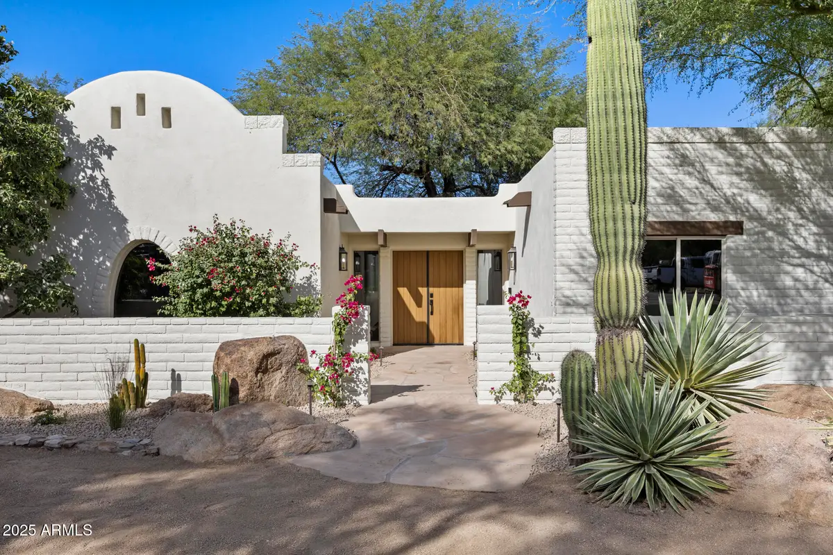 4646 E Shadow Rock Road, Phoenix, AZ 85028 - Image #1