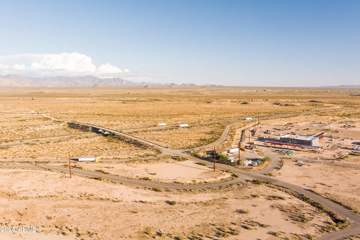 10800 S Double R Drive #32208-32, Golden Valley, AZ 86413 - Image #1