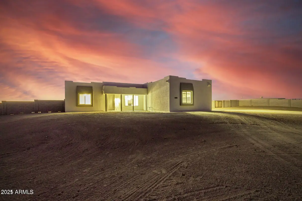 29510 N 244th Drive, Wittmann, AZ 85361 - Image #1